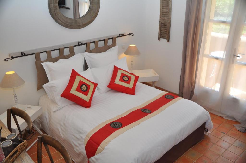 Le Clos Geraldy - Chambres D'Hotes De Charme, Piscine Et Spa Saint-Maximin-la-Sainte-Baume 객실 사진